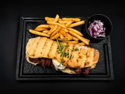 Kebabs in bun Balkan Distrikt delivery