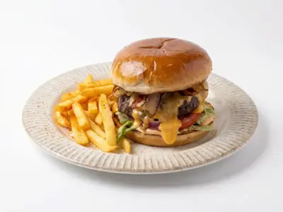 Cheeseburger Korzo Gastro Bar delivery