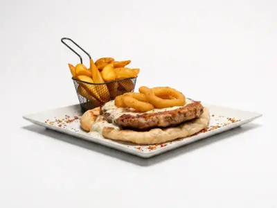 Gurmanska pljeskavica na lepinji Restoran Sojenica dostava