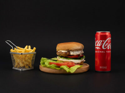 Koral burger + Pomfrit 200g + Coca-Cola - Original 0.33L Kod Keba Krabe Šabac dostava