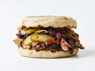 Sandwich with chicken durmstick Holy Smokes Novi Beograd delivery