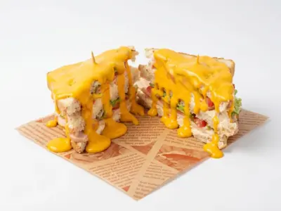 Cheedar bomb club sandwich Sendvičara delivery