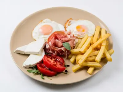 Fried eggs Bonavia delivery