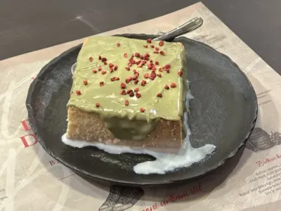 Tres leches with pistachios Balkan Distrikt delivery