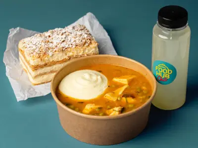 Grašak sa piletinom + krempita + limunada Food Hub Chili dostava