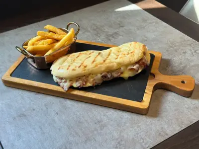 Mibrasa sandwich Balkan Distrikt delivery