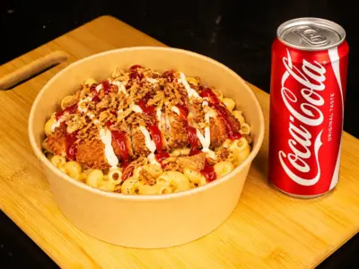 Mac and cheese šnicla + Coca-Cola 0.33L Hot Spud dostava