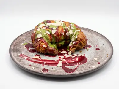 Pistachio Croissant Kafeterija Obrenovac delivery