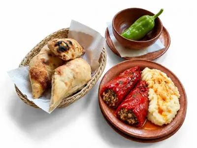 Stuffed pepper, mashed potatoes, fresh hot pepper, flatbread Tri Praseta delivery