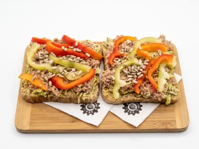 Tuna and Avocado Toast (Lenten) Kafeterija Obrenovac delivery