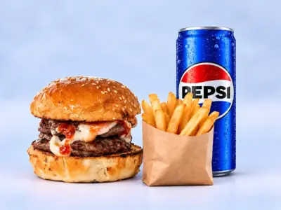 Vašarski Monster burger + Pepsi 0.33L + bag of french fries Mona Lisa Burger Bar delivery